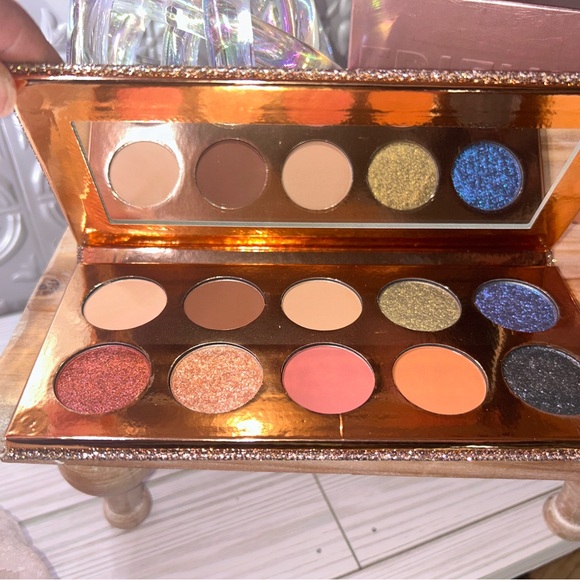 Dose of Colors Friendcation Desi x Kati Eyeshadow Palette - Picture 5 of 7